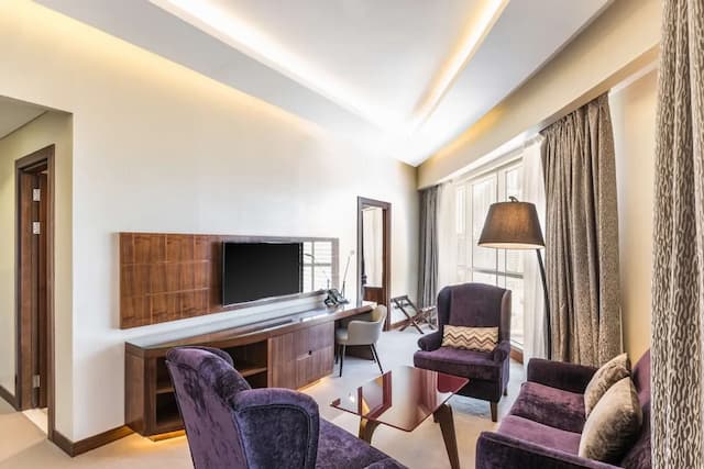 래디슨 블루 호텔 두바이 워터프론트-이그제큐티브 스위트, 침실 1개 (Lounge Access)-5