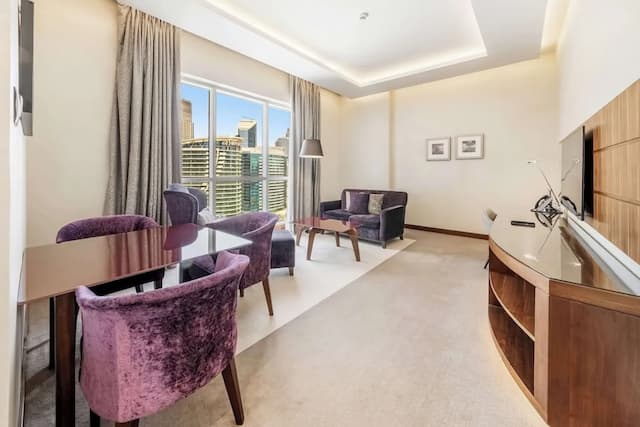 래디슨 블루 호텔 두바이 워터프론트-이그제큐티브 스위트, 침실 1개 (Lounge Access)-9