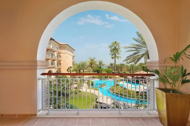 더 리츠-칼튼, 두바이-디럭스룸, 킹사이즈침대 1개, 정원 전망 (Balcony)-9