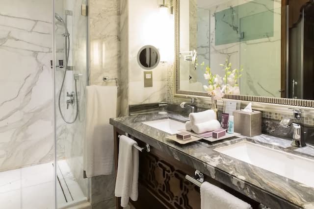 더 리츠-칼튼, 두바이-디럭스룸, 킹사이즈침대 1개, 정원 전망 (Balcony)-5