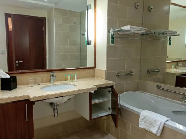 ラマダ バイ ウィンダム ダウンタウン ドバイ-プレミアム スタジオ キングベッド 1 台 喫煙可 (Burj Khalifa/Fountain View)-3