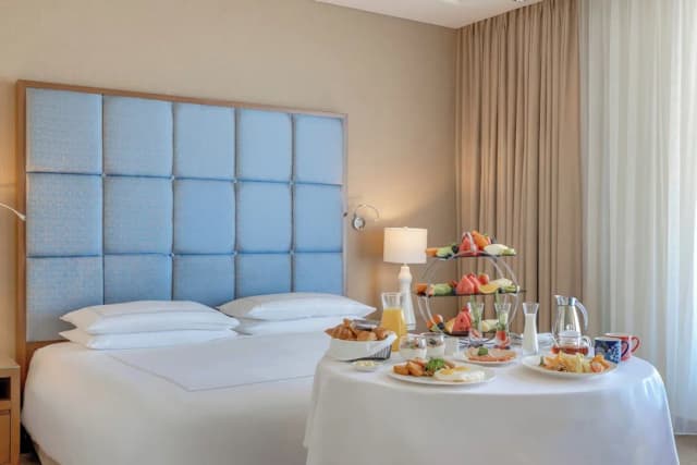 스위소텔 알 구르에어-Swiss, 이그제큐티브룸, 킹사이즈침대 1개-3