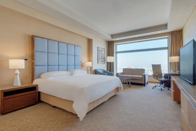 스위소텔 알 구르에어-Swiss, 이그제큐티브룸, 킹사이즈침대 1개-1