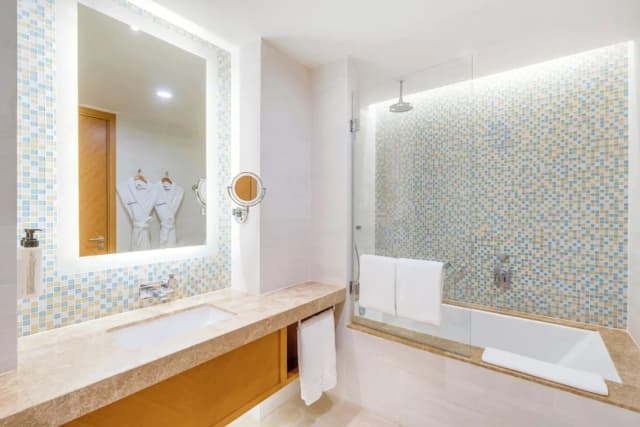 스위소텔 알 구르에어-Swiss, 이그제큐티브룸, 킹사이즈침대 1개-4