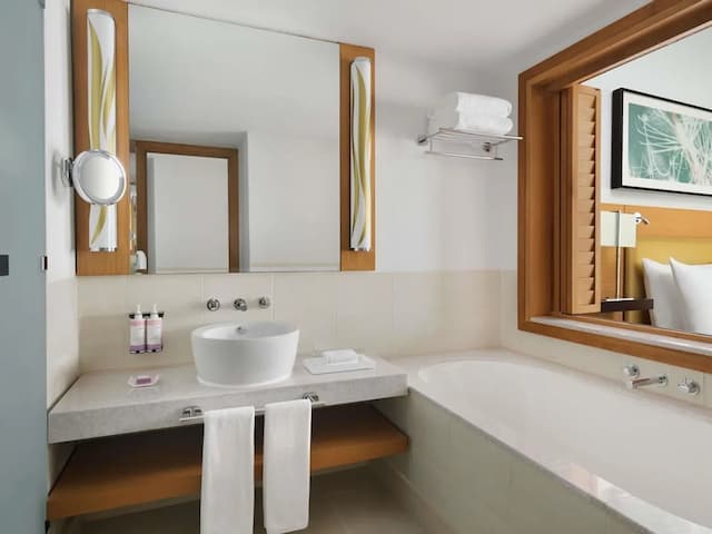 뫼벤픽 호텔 주메이라 비치-이그제큐티브룸, 킹사이즈침대 1개, 발코니, 부분 바다 전망-5