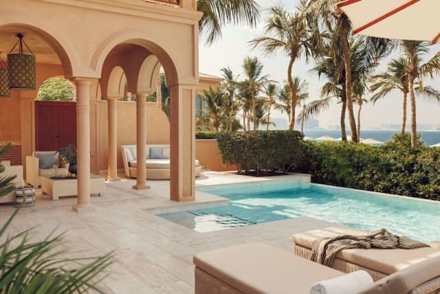 원&온리 더 팜-이그제큐티브 스위트, 전용 수영장 (Palm Beach, UAE Resident ID Mandatory)-1