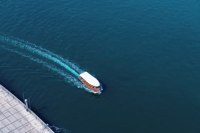 ルネッサンス ビジネス ベイ ホテル、ドバイ-スーペリア ルーム キングベッド 1 台 カナルビュー-11