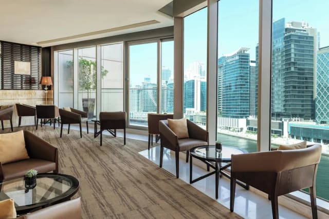 ルネッサンス ビジネス ベイ ホテル、ドバイ-ジュニア スタジオスイート キングベッド 1 台 カナルビュー-6