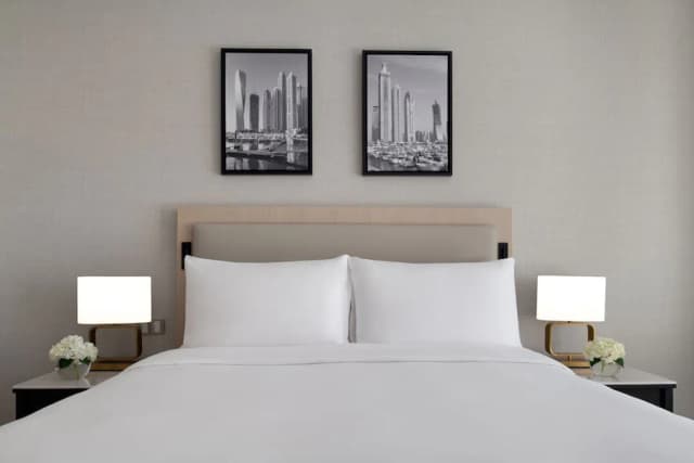 JW Marriott Hotel Marina-Deluxe Room, Balcony, Marina View (Balcony)-2
