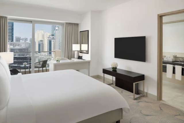 JW マリオット ホテル マリーナ-グランド ルーム キングベッド 1 台ソファーベッド付き マリーナビュー-5