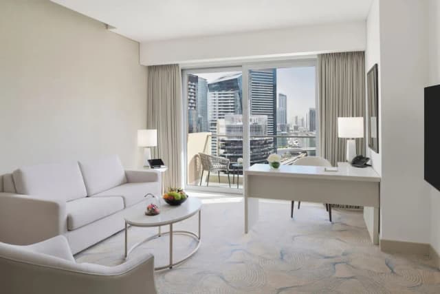 JW マリオット ホテル マリーナ-プレミア スイート キングベッド 1 台ソファーベッド付き マリーナビュー-5