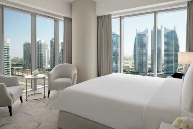 JW マリオット ホテル マリーナ-プレミア ルーム キングベッド 1 台ソファーベッド付き シティビュー-6