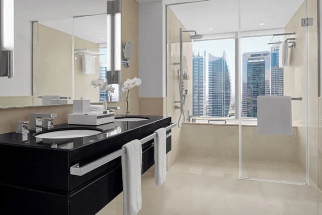 JW マリオット ホテル マリーナ-プレミア スイート キングベッド 1 台ソファーベッド付き シティビュー-7