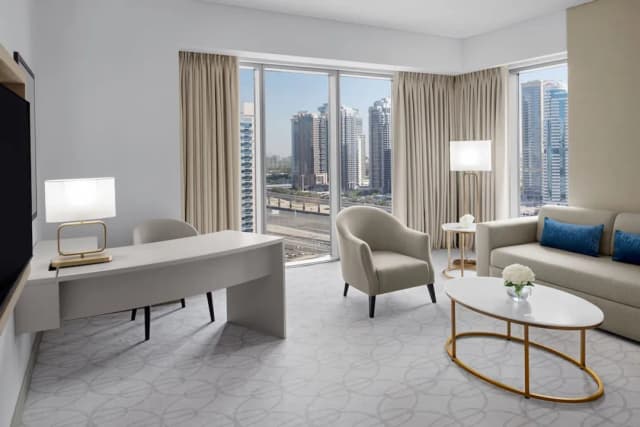 JW マリオット ホテル マリーナ-プレミア スイート キングベッド 1 台ソファーベッド付き シティビュー-5