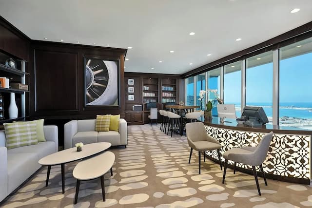 Le Méridien Mina Seyahi Beach Resort & Waterpark-Club Sea View with Balcony, 1 King, Breakfast, Happy Hour, Afternoon Tea-11