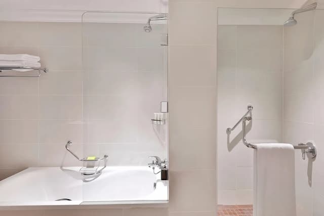 Le Méridien Mina Seyahi Beach Resort & Waterpark-Deluxe Skyline View, 1 King-7