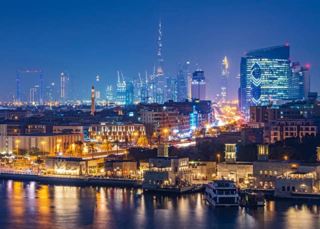 래디슨 블루 호텔, 두바이 데이라 크리크-Junior Suite, Balcony (Creek View, Lounge Access)-10