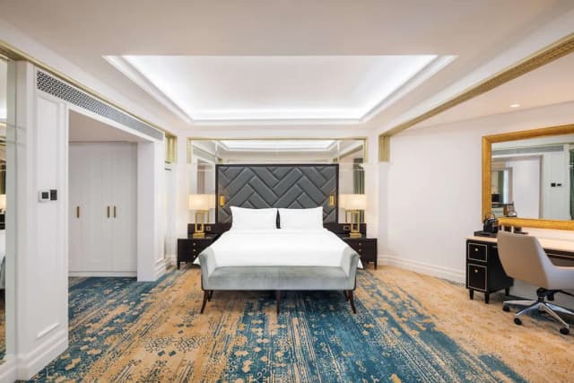 래디슨 블루 호텔, 두바이 데이라 크리크-프레지덴셜 스위트 (Lounge Access)-8