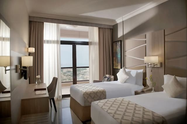 Two Seasons Hotel & Apartments-Premium Suite Sea View-8