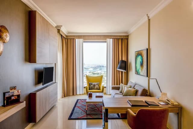 Two Seasons Hotel & Apartments-Premium Suite Sea View-5