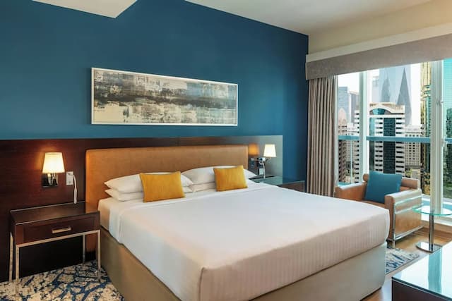 Four Points by Sheraton Sheikh Zayed Road, Dubai-经典客房, 1 张特大床, 无烟房, 阳台-5