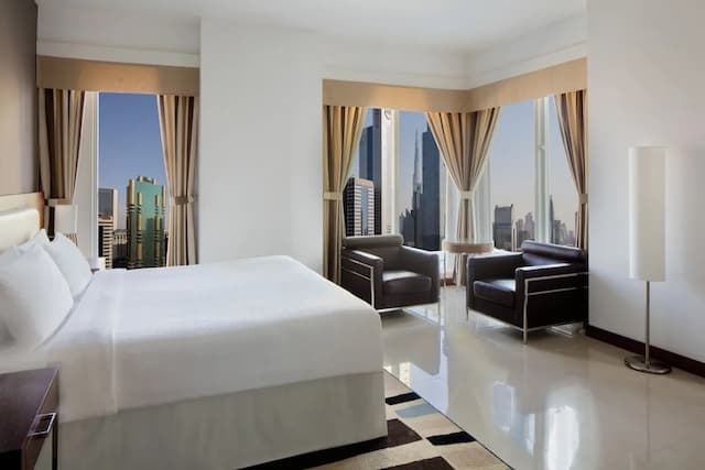 Four Points by Sheraton Sheikh Zayed Road, Dubai-华丽客房, 1 张特大床, 无烟房, 阳台-2