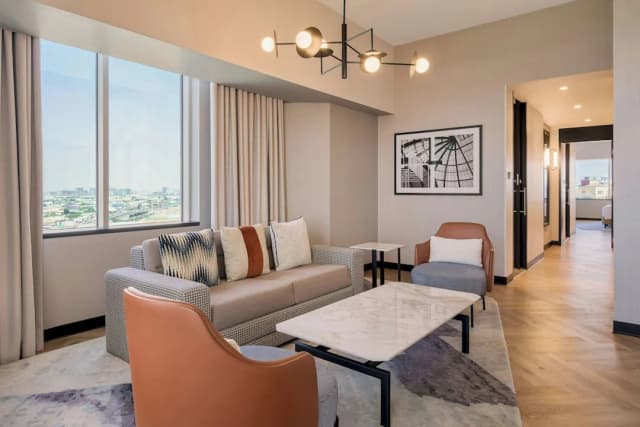 쉐라톤 몰 오브 더 에미레이츠 호텔, 두바이-클럽 스위트, 침실 1개-6