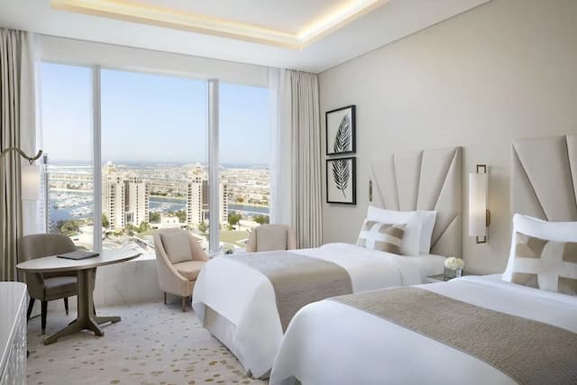 더 세인트 레지스 두바이, 더 팜-Grand Deluxe Twin Room with Partial Sea View KYMA beach access Signature St. Regis Butler Service-4