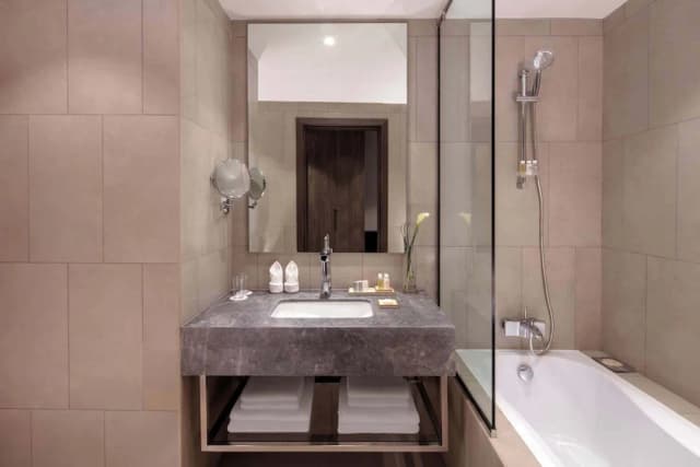 ザ ファースト コレクション ドバイ ジュメイラ ビレッジ サークル、ア トリビュート ポートフォリオ オテル-クラシック ルーム キングベッド 1 台-9