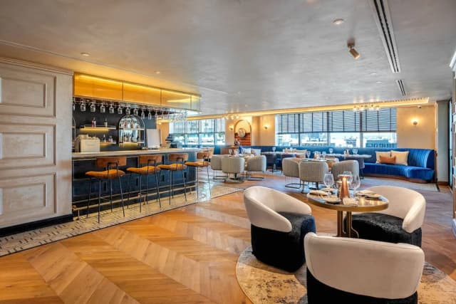 ザ ファースト コレクション ドバイ ジュメイラ ビレッジ サークル、ア トリビュート ポートフォリオ オテル-スーペリア ルーム キングベッド 1 台-6