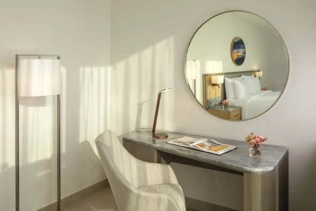 ザ ファースト コレクション ドバイ ジュメイラ ビレッジ サークル、ア トリビュート ポートフォリオ オテル-スーペリア ルーム キングベッド 1 台-2