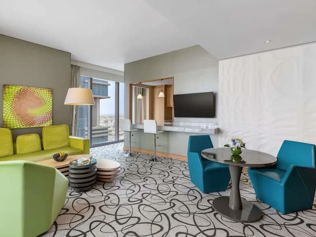 杜拜索菲特酒店-TWO BEDROOM DOWNTOWN SUITE, 1 Double bed and 2 Single beds, Airport Transfer included-7