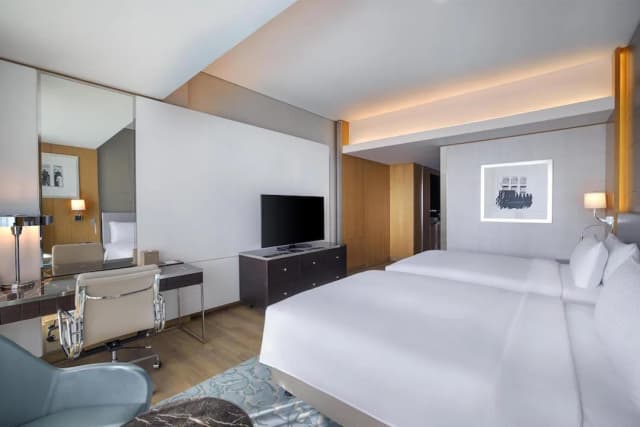 힐튼 두바이 팜 주메이라-이그제큐티브룸, 더블침대 2개, 발코니-2