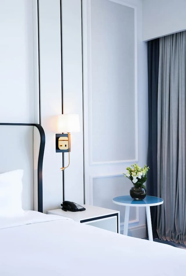 ソフィテル ドバイ ジュメイラ ビーチ-クラブ ルーム キングベッド 1 台 バルコニー パーシャルシービュー-1