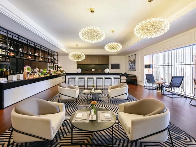 ソフィテル ドバイ ジュメイラ ビーチ-クラブ ルーム キングベッド 1 台 バルコニー パーシャルシービュー-7