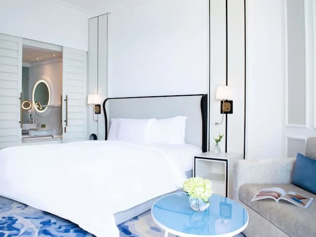 ソフィテル ドバイ ジュメイラ ビーチ-スーペリア ルーム キングベッド 1 台 バルコニー パーシャルシービュー-1