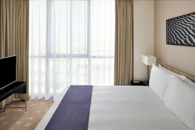 杜拜節日城洲際住宅套房飯店 - IHG 飯店-公寓, 1 間臥室, 陽台, 城市景觀 (Dining, Kitchen)-4