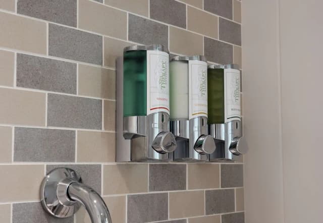 ハンプトン・バイ・ヒルトン ドバイ アル バーシャ-ルーム キングベッド 1 台 喫煙可-6