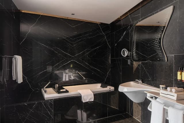 我的杜拜美利亞酒店-Studio ME + Suite with Burj Khalifa View and Jacuzzi (2+1)-4