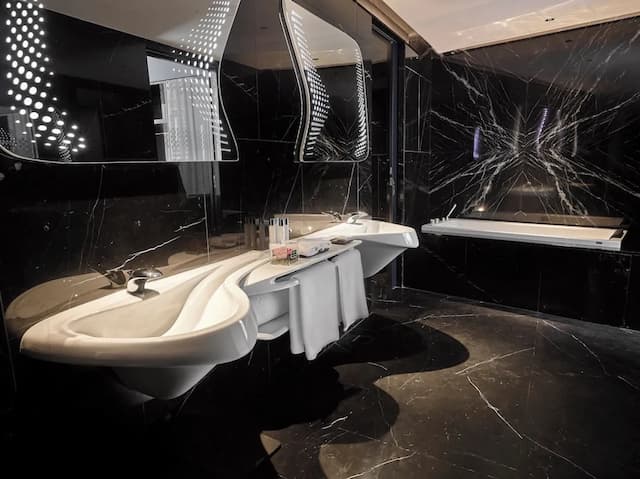 我的杜拜美利亞酒店-Extra ME + Junior Suite Void with Burj Khalifa View (2+1)-4