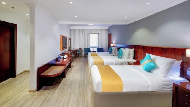 Donatello Hotel-华丽三人房 (Twin)-1