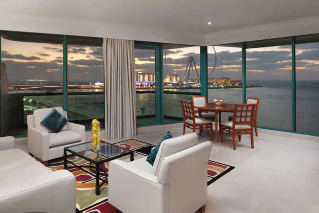 Hilton Dubai Jumeirah-Suite, 1 King Bed, Sea View-1