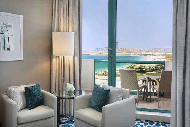 Hilton Dubai Jumeirah-Suite, 1 King Bed, Sea View-4
