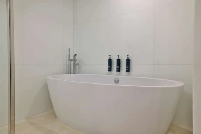 Hilton Dubai Jumeirah-Suite, 1 King Bed, Sea View-11