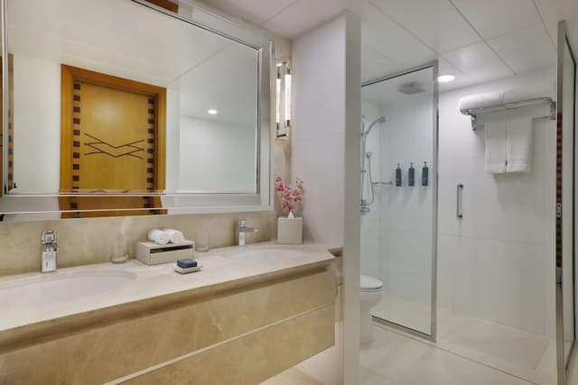 Hilton Dubai Jumeirah-Room, 2 Queen Beds, Sea View-8