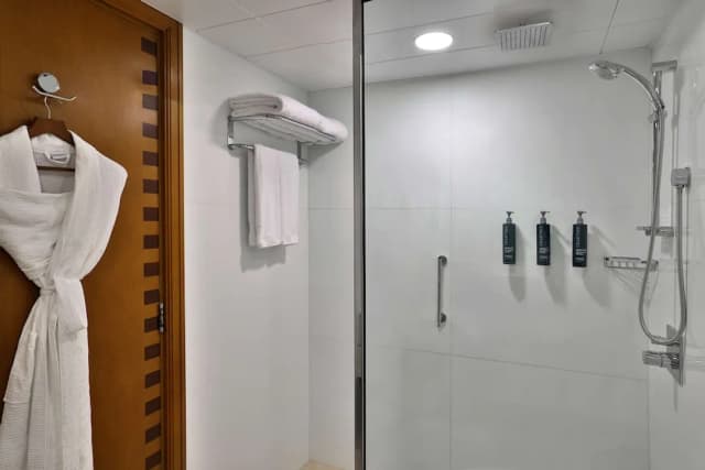 Hilton Dubai Jumeirah-Room, 2 Queen Beds, Sea View-6