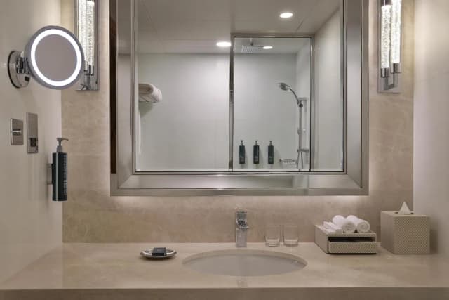 Hilton Dubai Jumeirah-Room, 2 Queen Beds, Sea View-9