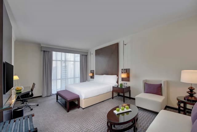 Media Rotana-Room, 1 King Bed (Spacious)-12