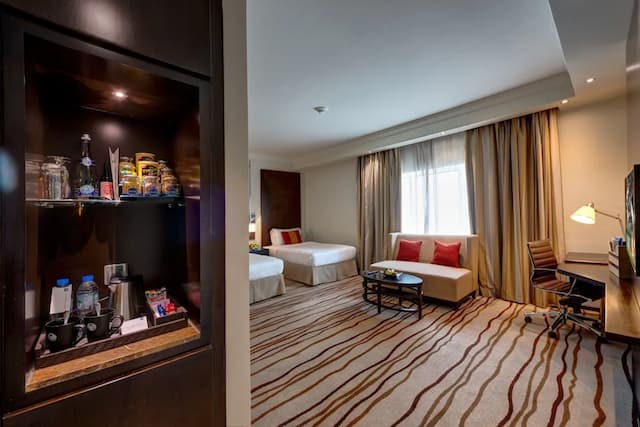 Media Rotana-Room, 1 King Bed (Spacious)-23
