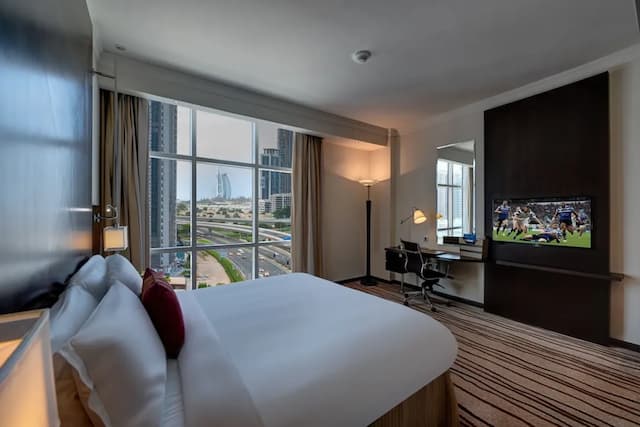 Media Rotana-Room, 1 King Bed (Spacious)-2